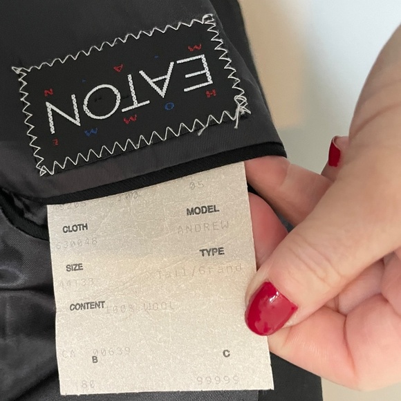 Vintage Eaton Men’s Blazer Wool Black Gold Buttons Single breasted Sz 44L - Picture 9 of 14